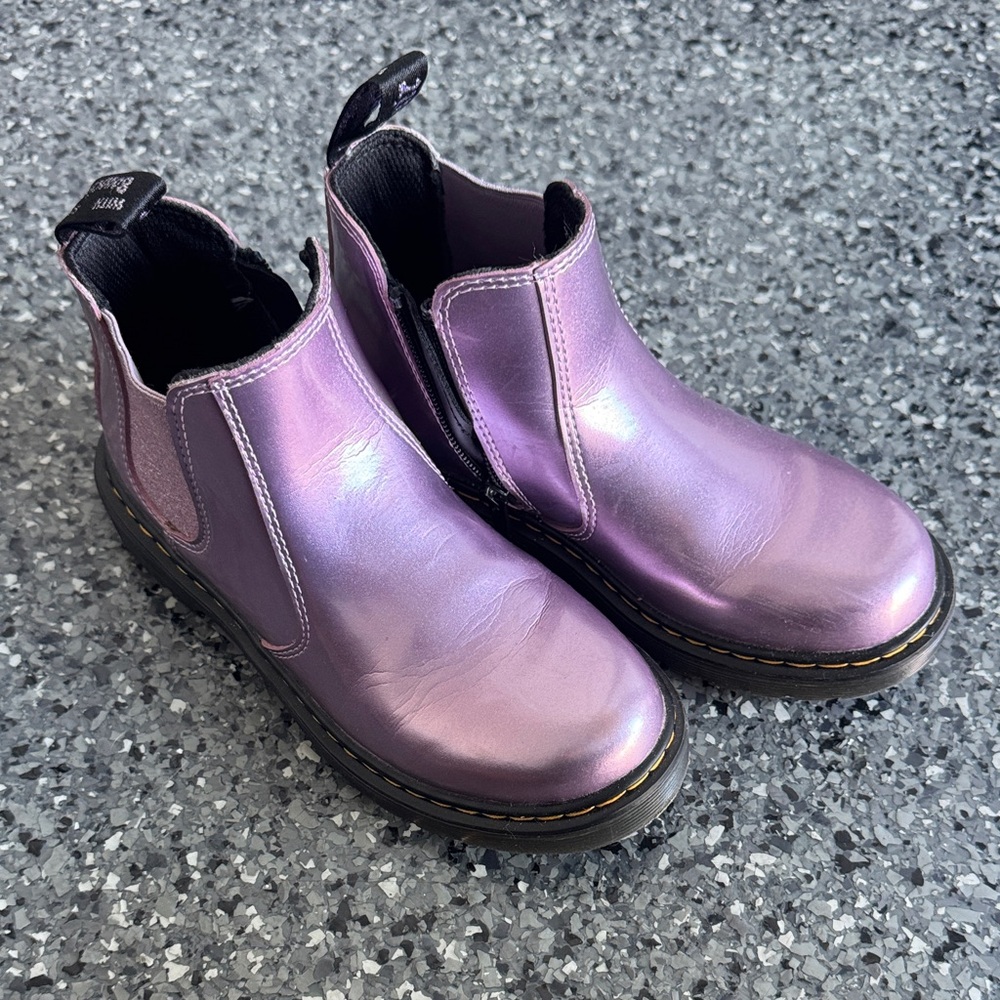 Dr. Martens Kids Boots in Shiny Purple